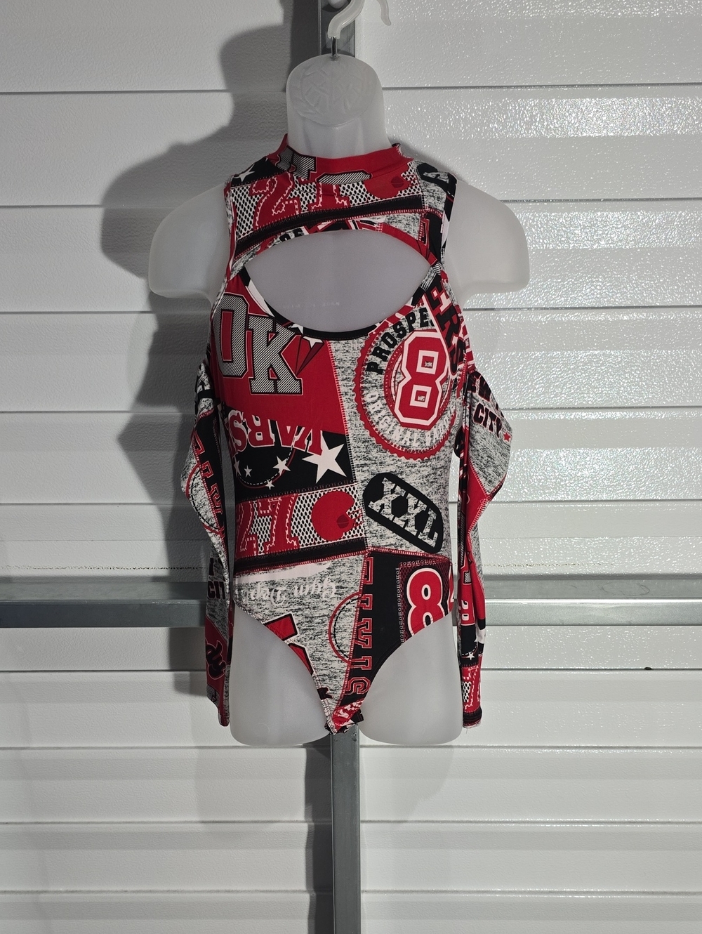 Urban Rose Red Graphic High-Neck Cutout Bodysuit With‎ Arm Bands Size Medium NWT